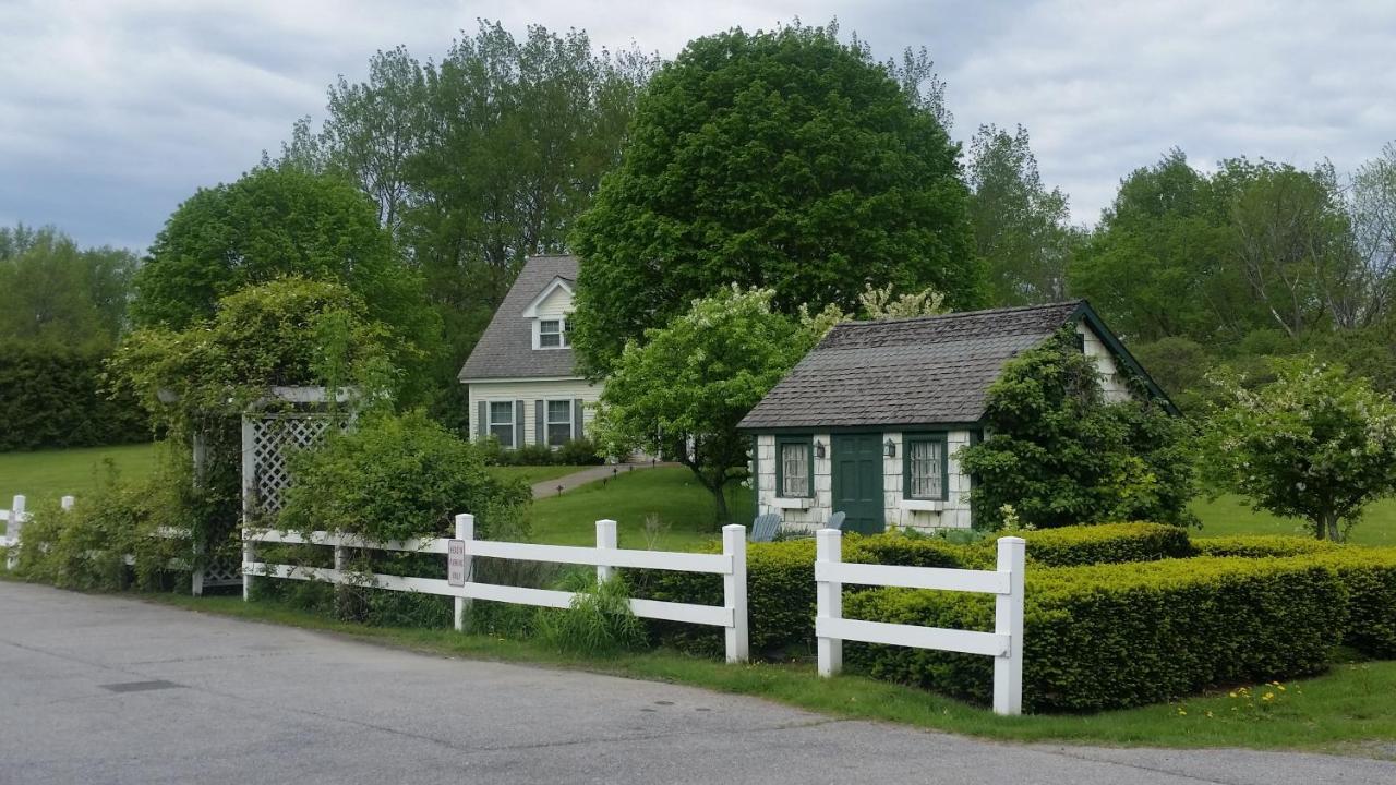 Strong House Inn Vergennes Exterior photo
